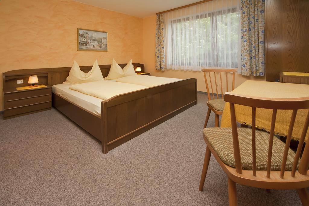 Haus Fischer Velden am Woerthersee Bilik gambar
